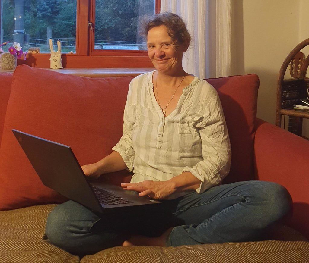 Myriam mit Computer